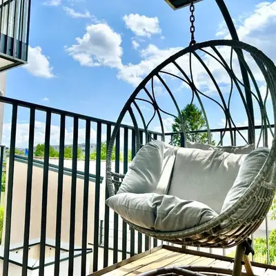 Modern Apartment with Balcony with Free Parking - Nearby Metro