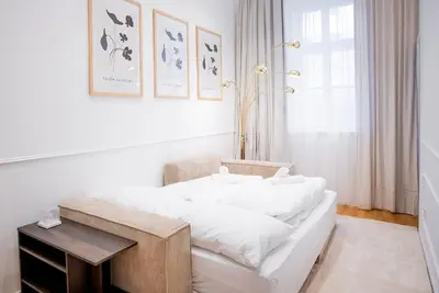 Ein Bett oder Betten in einem Zimmer der Unterkunft Design Micro-Studio - 10 minutes to Central Station