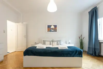 Ein Bett oder Betten in einem Zimmer der Unterkunft City Center Operastreet Apartment 