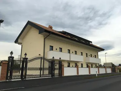 Das Gebäude in dem sich das Aparthotel befindet