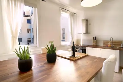 Ein Sitzbereich in der Unterkunft OPERASTREET CITY CENTER Apartment 
