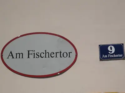 Ein Zertifikat, Auszeichnung, Logo oder anderes Dokument, das in der Unterkunft Terrasse Wohnungen mit parking in Zentrum ausgestellt ist