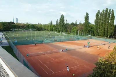 Tennis und/oder Squash in der Unterkunft KSV Hotel Wien oder in der Nähe