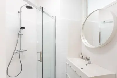 Ein Badezimmer in der Unterkunft Balcony Oasis Operastreet