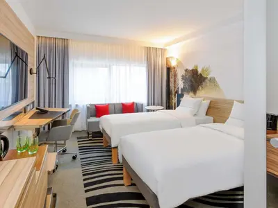 Ein Sitzbereich in der Unterkunft Novotel Wien Hauptbahnhof