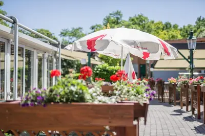 Ein Garten an der Unterkunft Hotel Eitljörg
