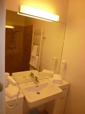 Ein Badezimmer in der Unterkunft Apartment Nestroygasse