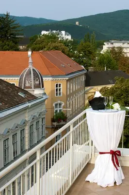 Ein Balkon oder eine Terrasse in der Unterkunft Hotel Admiral am Kurpark