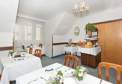 Ein Restaurant oder anderes Speiselokal in der Unterkunft Pension Dr. Geissler