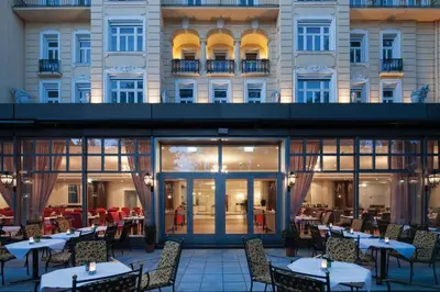 Ein Restaurant oder anderes Speiselokal in der Unterkunft Austria Trend Parkhotel Schönbrunn Wien