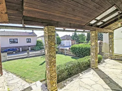 Ein Garten an der Unterkunft Holiday Home Romy by Interhome
