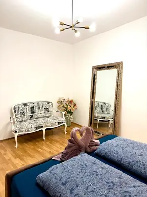 Ein Sitzbereich in der Unterkunft City center Apartment