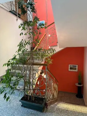 Ein Garten an der Unterkunft Pension Erlaa