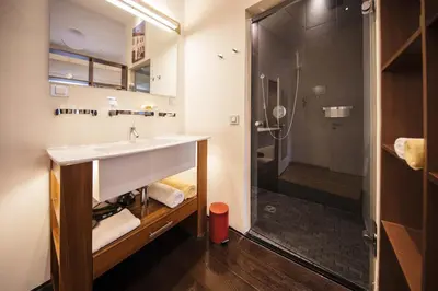 Ein Badezimmer in der Unterkunft Hotel Rathaus - Wein & Design