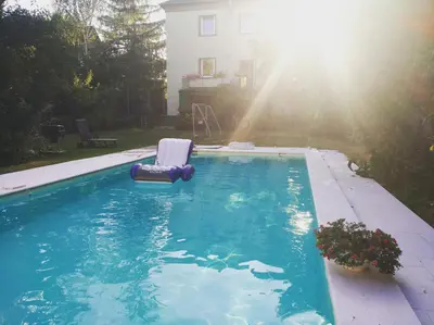 Der Swimmingpool an oder in der Nähe von Appartment Lainz