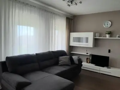Ein Sitzbereich in der Unterkunft Ferienwohnung Leithaberg