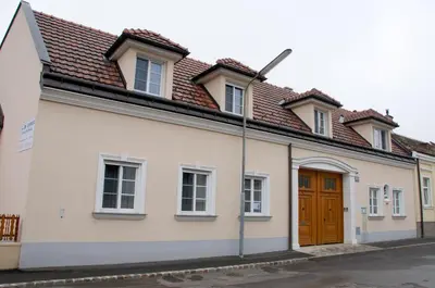 Das Gebäude in dem sich das Bed & Breakfast befindet