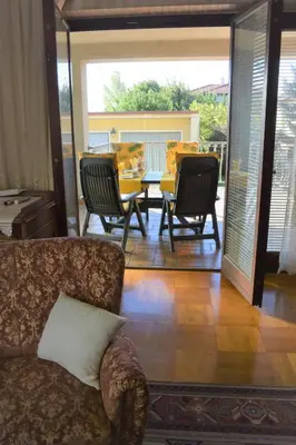 Ein Sitzbereich in der Unterkunft Zeitreise-Ferienhaus