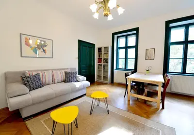 Ein Sitzbereich in der Unterkunft Quiet & Green, With Terrace