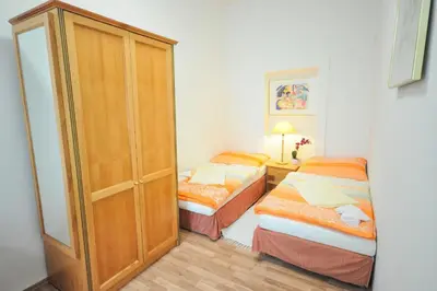 Ein Bett oder Betten in einem Zimmer der Unterkunft Ferienwohnung Schloessel 26/18