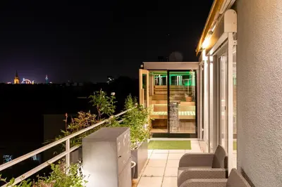 Ein Balkon oder eine Terrasse in der Unterkunft Skyflats Vienna Ring View