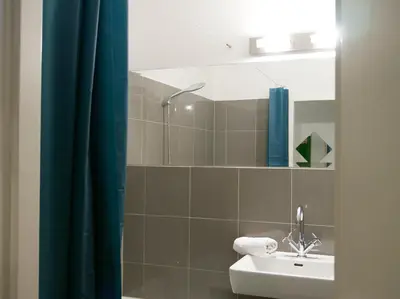 Ein Badezimmer in der Unterkunft Spacious 2Rooms in the Center