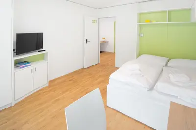 TV/Unterhaltungsangebot in der Unterkunft myNext - Hotel Leo