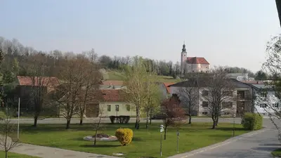 Das Gebäude in dem sich die Ferienwohnung befindet