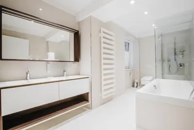 Ein Badezimmer in der Unterkunft Karl Suites Palais Wessely