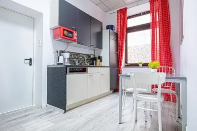Küche/Küchenzeile in der Unterkunft Bright 1BR Apt, Prime Vienna Location & WIFI