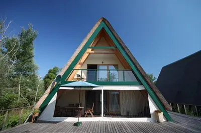 Das Gebäude in dem sich das Ferienhaus befindet