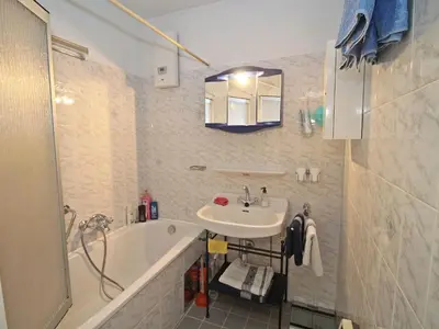 Ein Badezimmer in der Unterkunft Apartment Vienna waits for you by Interhome