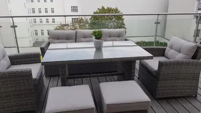 Ein Sitzbereich in der Unterkunft Loft #11 mit großer Loggia und Terrasse