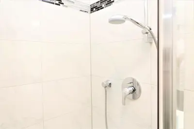 Ein Badezimmer in der Unterkunft Modern Apartment with Underfloor Heating