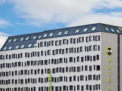 Das Gebäude in dem sich das Hotel befindet