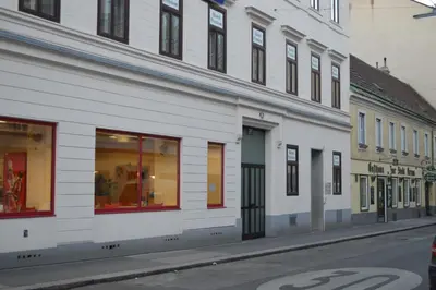 Das Gebäude in dem sich das Bed & Breakfast befindet