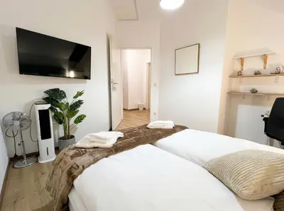 Grundriss der Unterkunft Modern 3-Bedroom Apartment with Balcony near Belvedere Palace