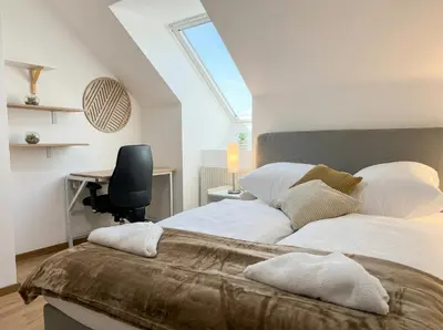 Grundriss der Unterkunft Modern 3-Bedroom Apartment with Balcony near Belvedere Palace