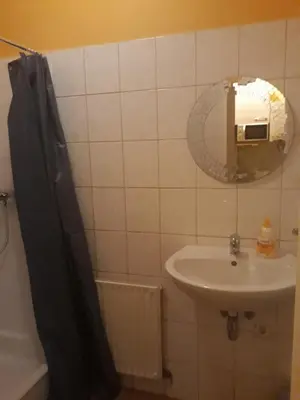 Ein Badezimmer in der Unterkunft Monterooms Vienna Schönbrunn 10 minutes to downtown