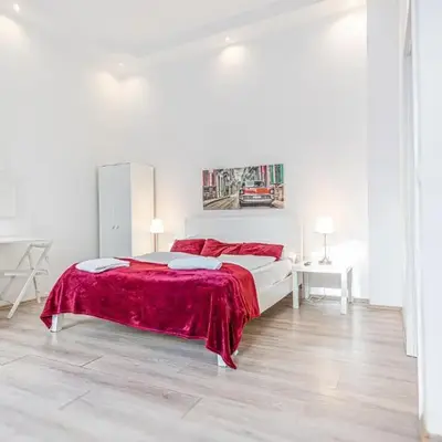 Affordable Apartment 6 Minutes from Lugner City Sleeps 3