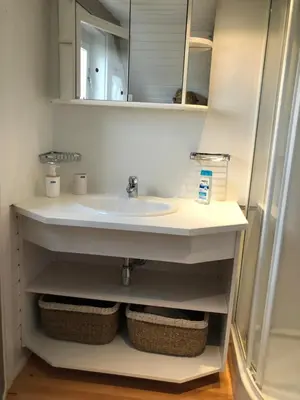 Ein Badezimmer in der Unterkunft Seehütte Neusiedlersee - Pfahlbau Waterfront 1