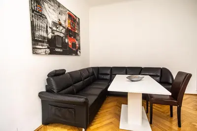 Ein Sitzbereich in der Unterkunft Raimond Apartment Ottakring Top 22