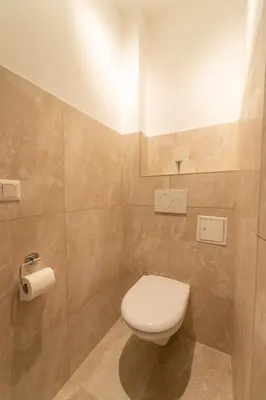 Ein Badezimmer in der Unterkunft josef's home I Maxi Apartment I near UNO, VIC