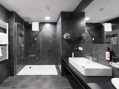 Ein Badezimmer in der Unterkunft DORMERO HoHo Wien
