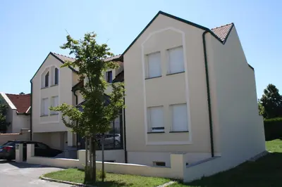 Das Gebäude in dem sich die Ferienwohnung befindet
