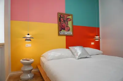 Ein Bett oder Betten in einem Zimmer der Unterkunft Vibrant Design Apartments - Full Kitchen - Wi-Fi - 18 Mins to City Centre