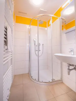 Ein Badezimmer in der Unterkunft Modern Suite Schönbrunn