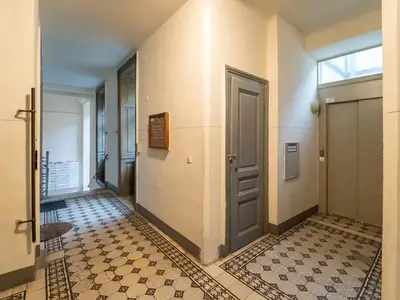Grundriss der Unterkunft Modern Attic Apartment with Air conditioning near City Center