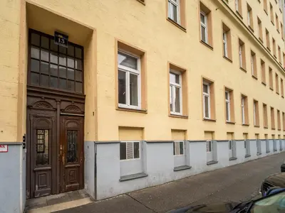 Das Gebäude in dem sich die Ferienwohnung befindet