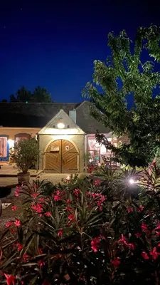 Ein Garten an der Unterkunft GMOAHOUSE